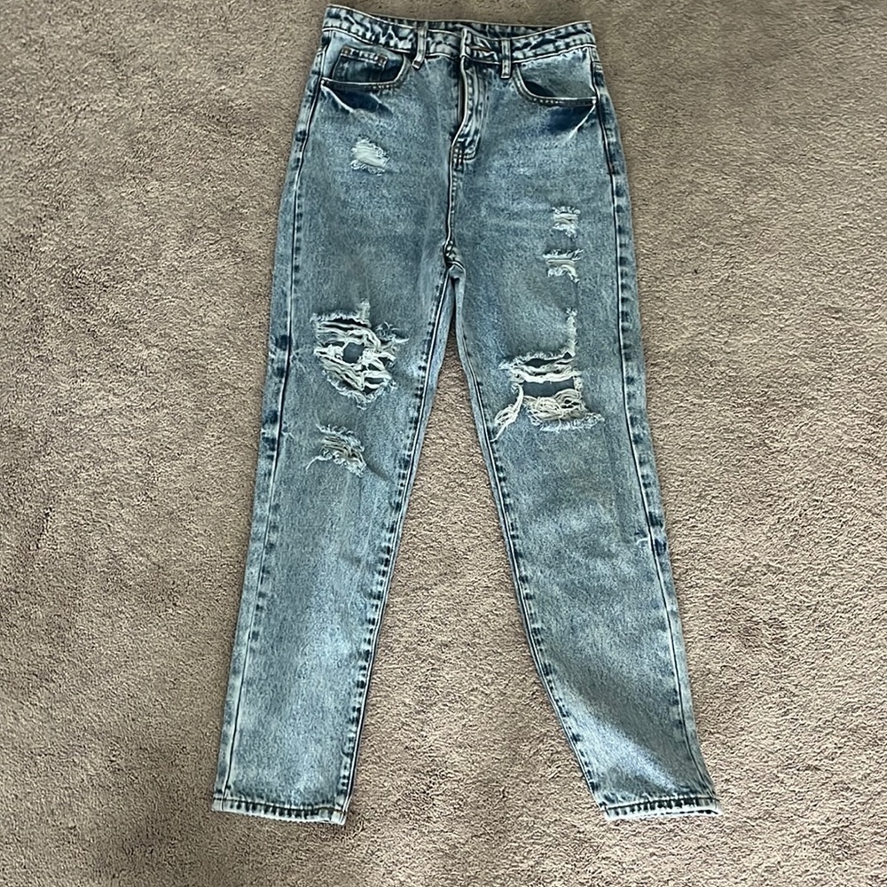 Ripped Mom fit jeans